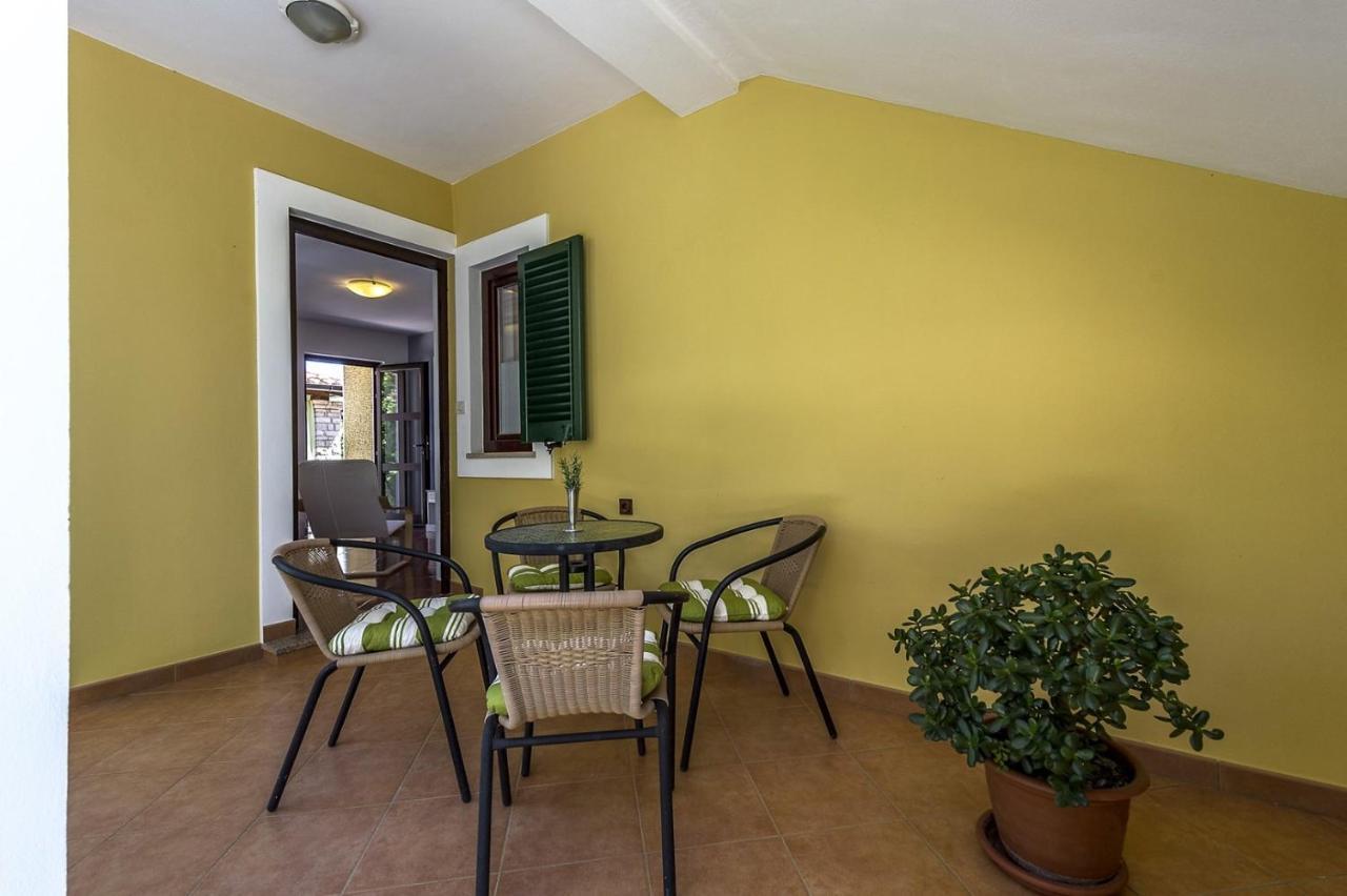 Spacious Three-Bedroom Villa Balun With Pool بوريتش المظهر الخارجي الصورة