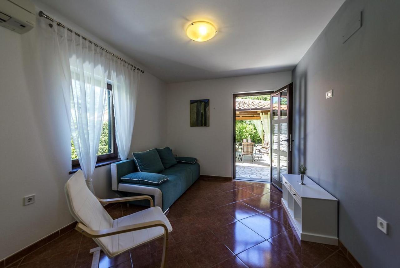 Spacious Three-Bedroom Villa Balun With Pool بوريتش المظهر الخارجي الصورة