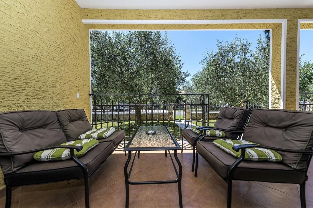 Spacious Three-Bedroom Villa Balun With Pool بوريتش المظهر الخارجي الصورة
